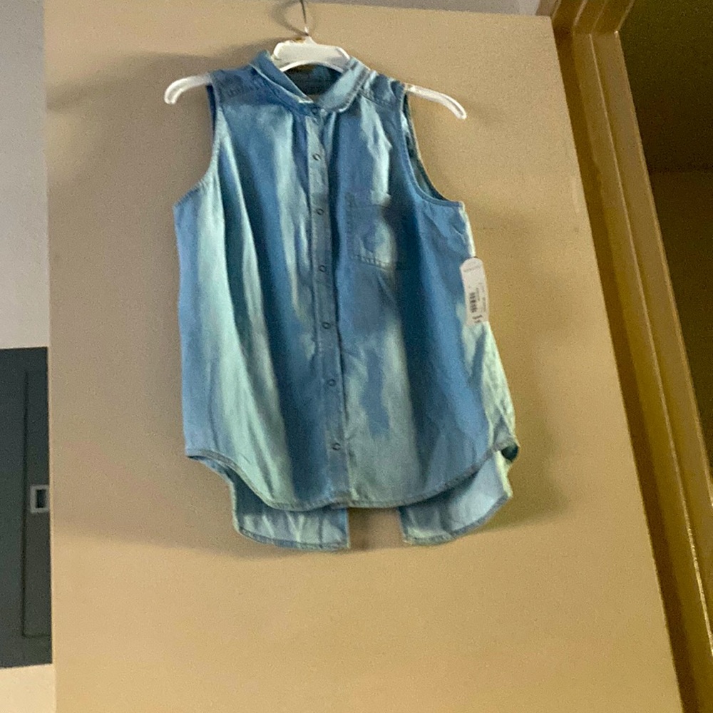 Light blue, Jean sleeveless blouse With slits in back
